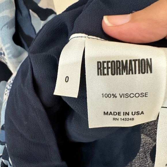 Reformation Odessa Dress in Fontaine (19) - Picture 6 of 8